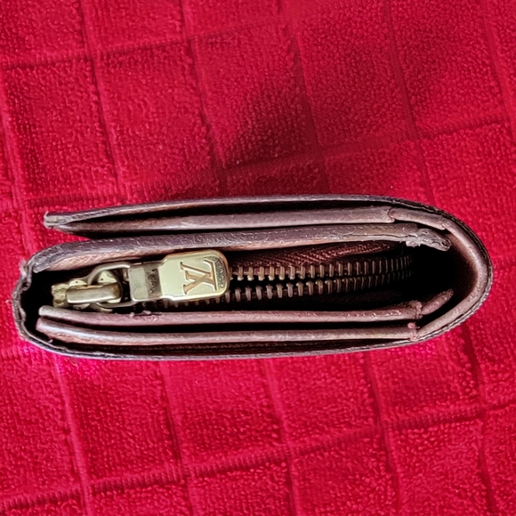 Louis Vuitton Wallet - Picture 7 of 15